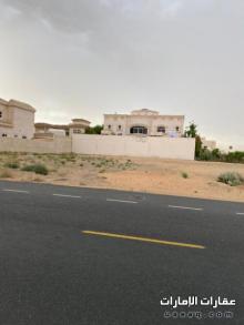 للبيع أرض سكنية في دبي تقع في منطقة المزهر (1) بالقرب من أسواق بمساحة الأرض 15000 قدم مربع
