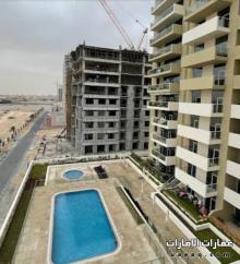 تملك شقة مكونة من غرفتين وصالة في ب 750 ألف درهم،في دبي